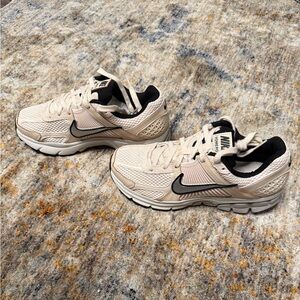 Nike Zoom Vomero 5 COR. NWT. Never worn. Size 7